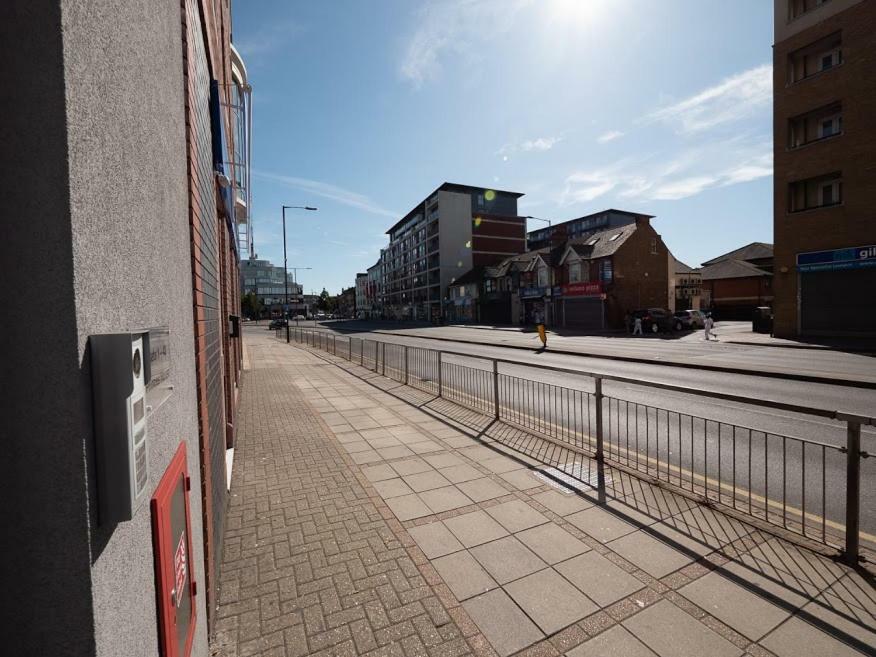 Easystay Slough Central Free Parking Exterior photo